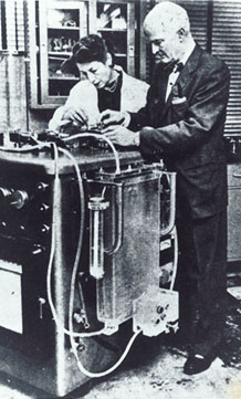 John and Mary Gibbon with the heart-lung machine